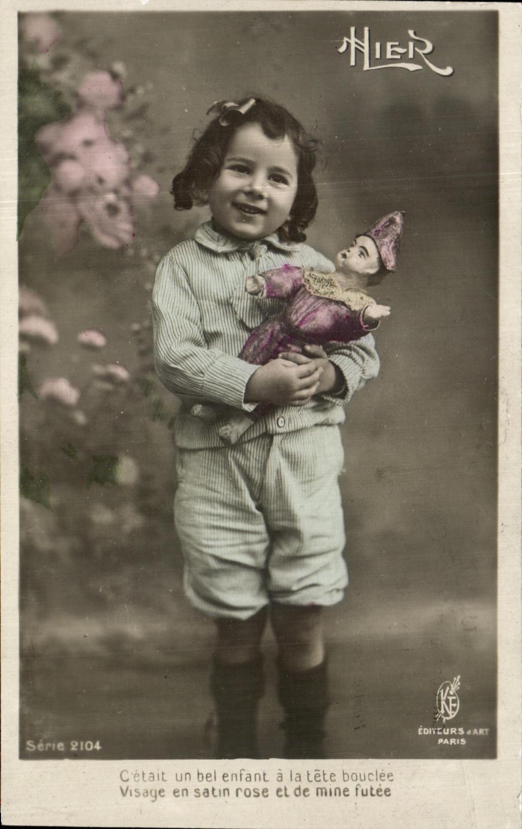 CPA Fantaisie Enfant Fleurs Garcon Marionnette
