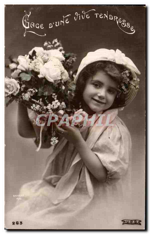 CPA Fantaisie Enfant Fleurs 