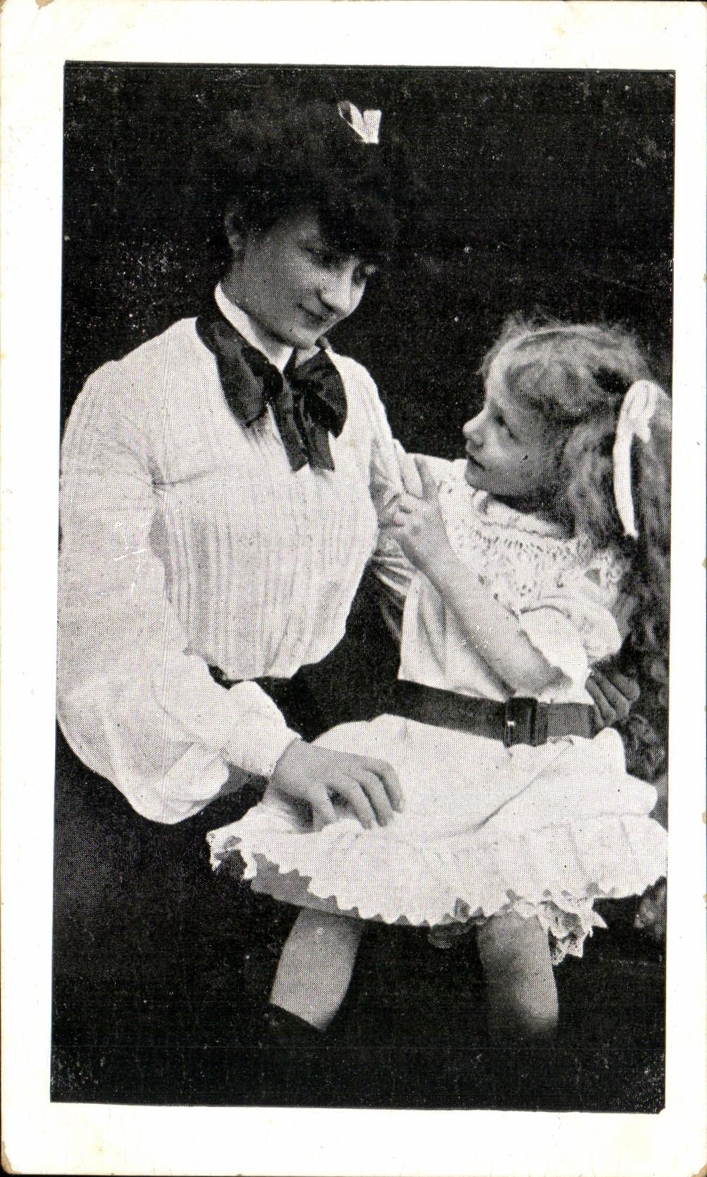 CPA Fantaisie Femme et enfant