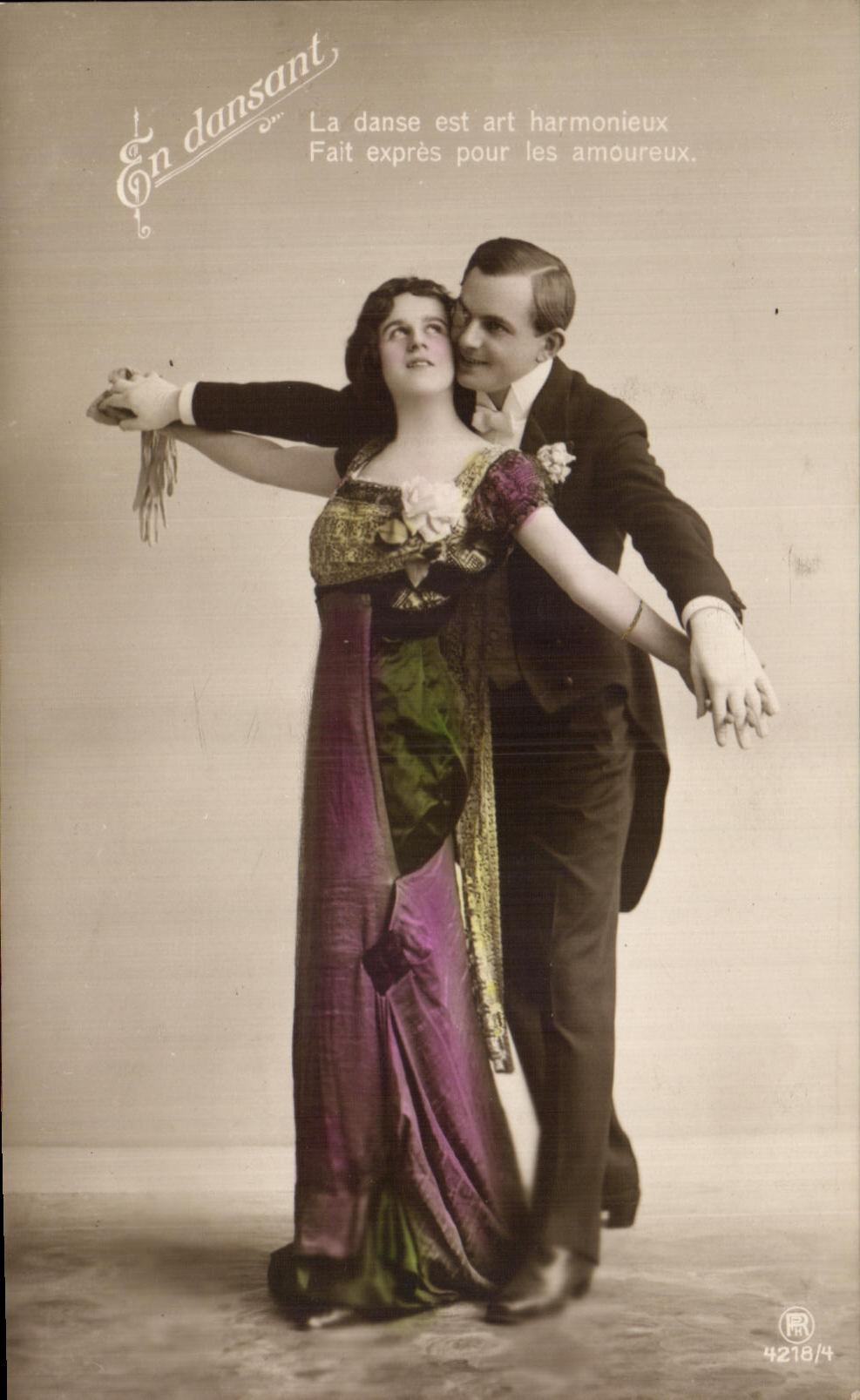 CPA Fantaisie Femme Danse