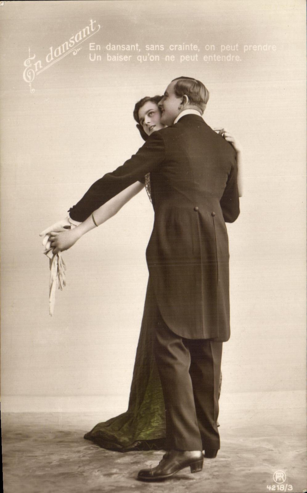CPA Fantaisie Femme Danse