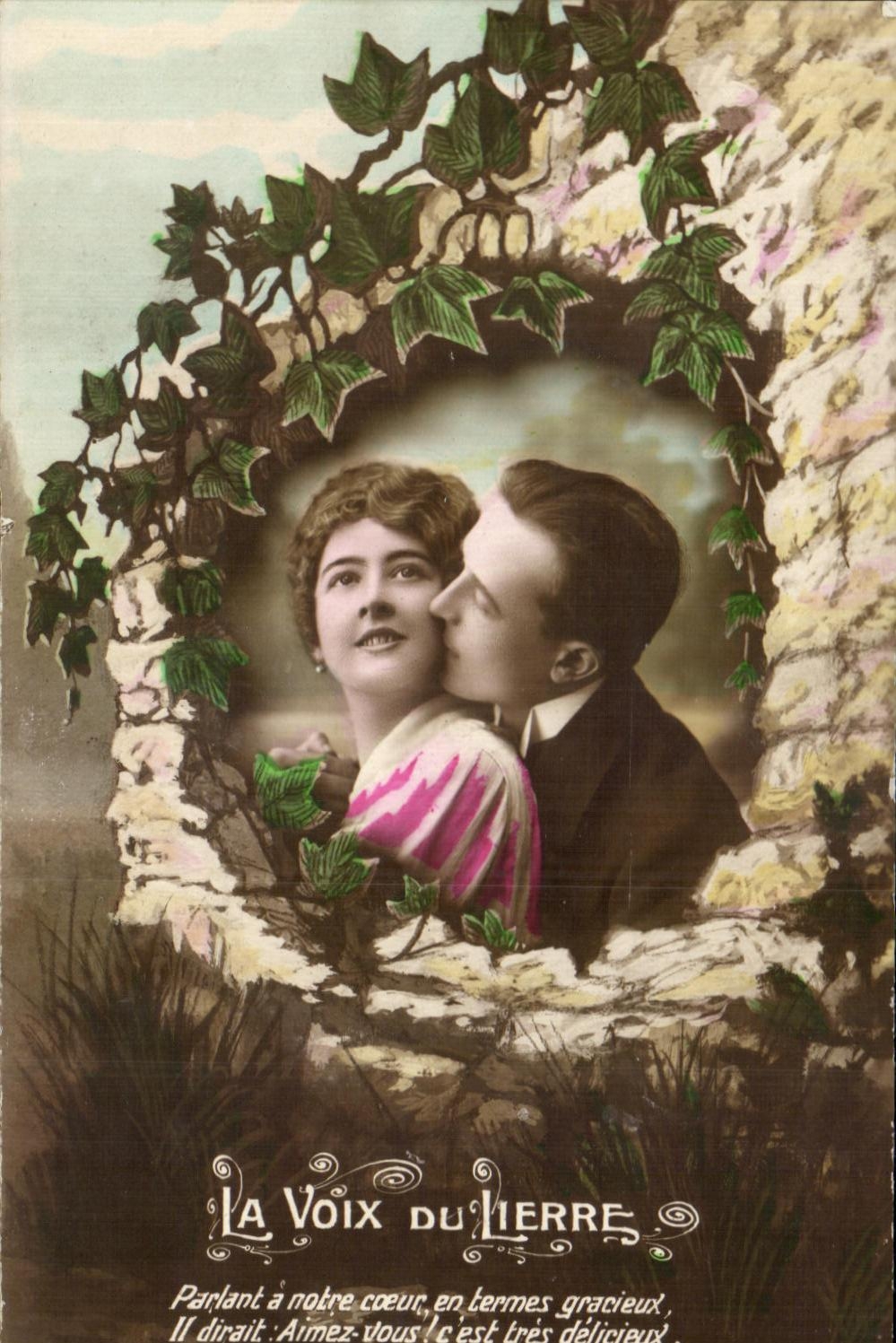 CPA Fantaisie Femme La voix du lierre