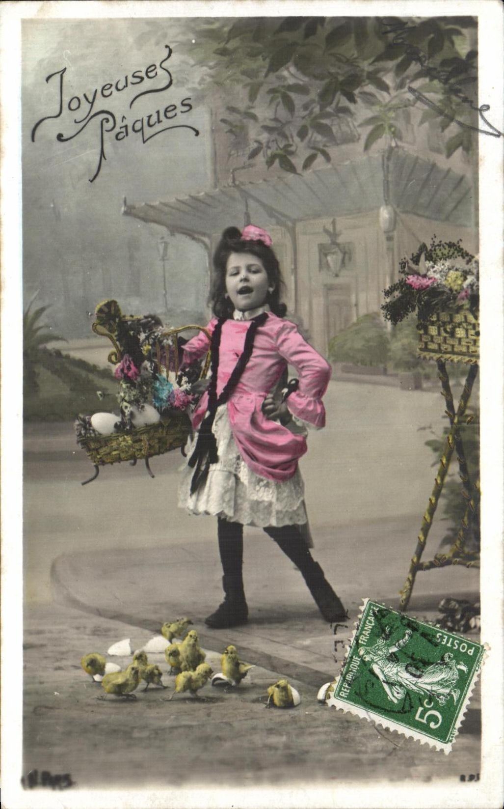 CPA Fantaisie Enfant Paques Poussins 
