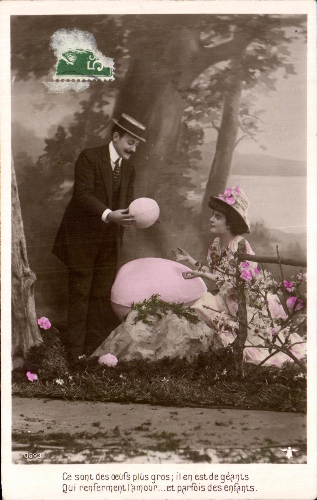 CPA Fantaisie Femme Oeufs