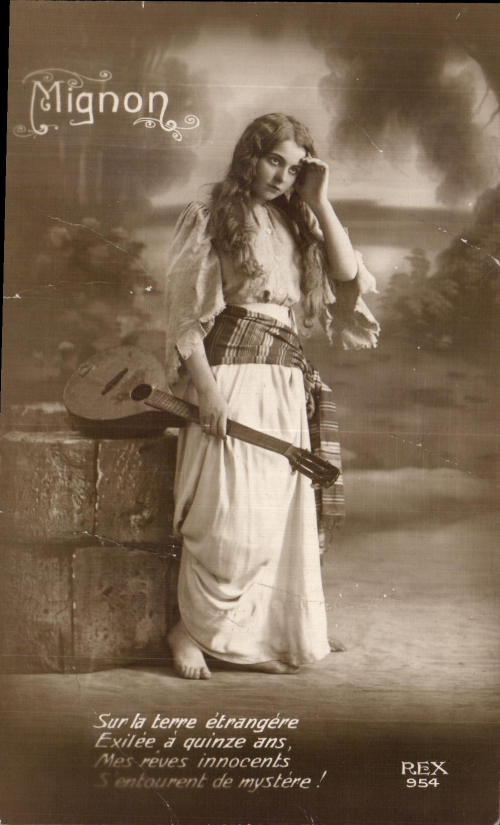 CPA Fantaisie Femme Mignon