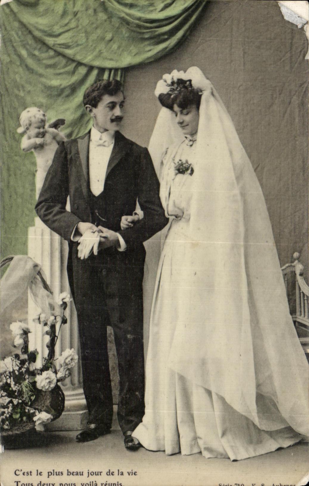CPA Fantaisie Femme Mariage 