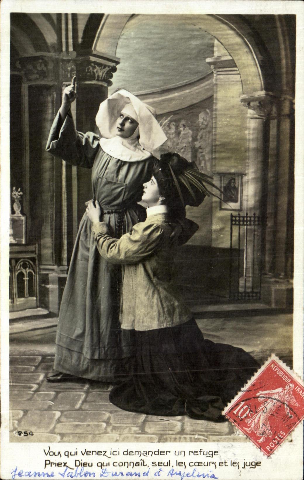 CPA Fantaisie Femme Religieuse 