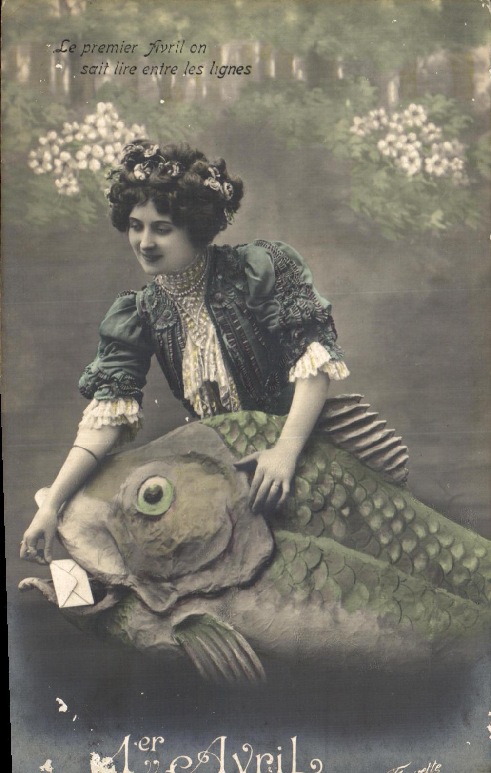 CPA Fantaisie Femme Poisson 