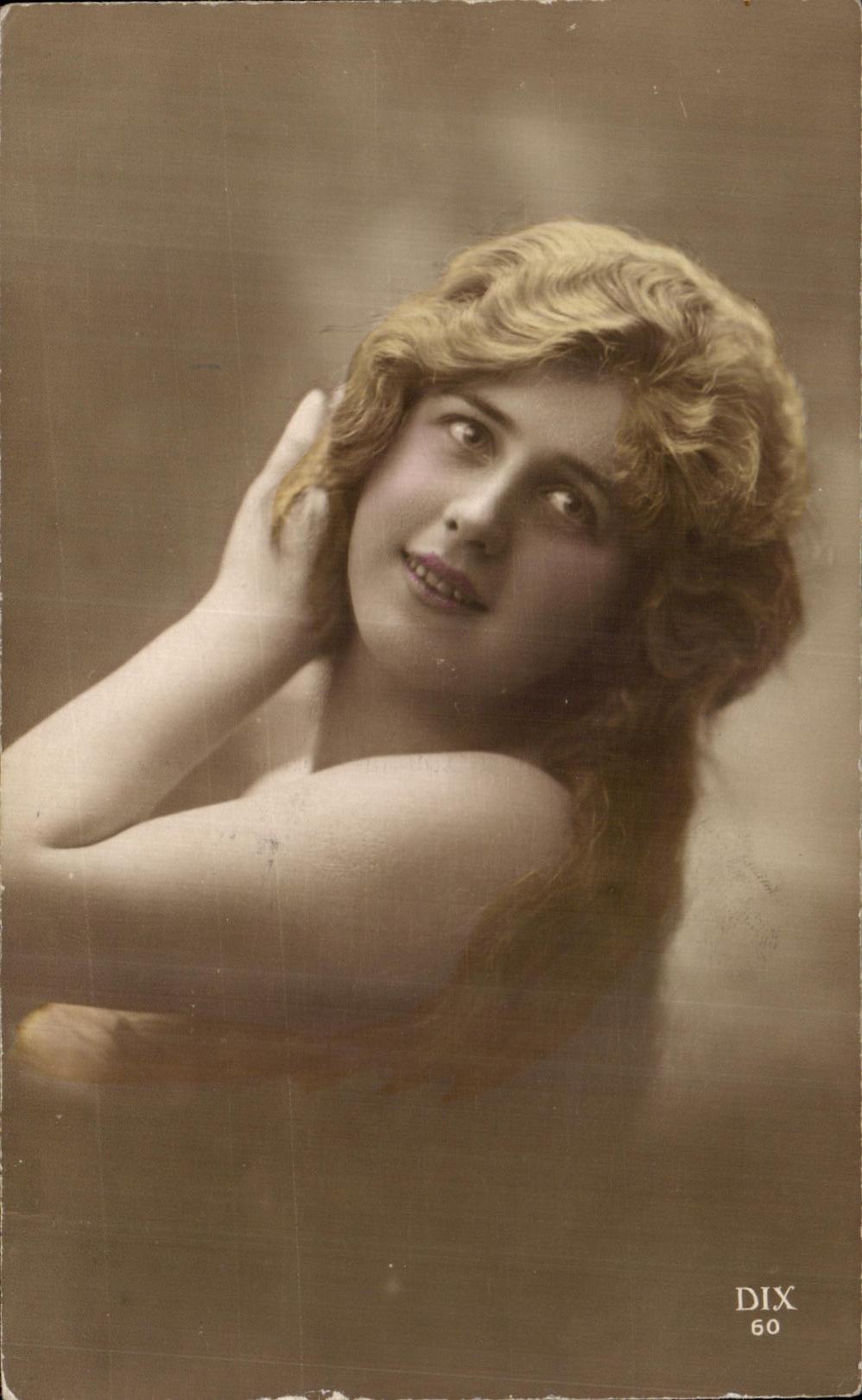 CPA Fantaisie Femme 