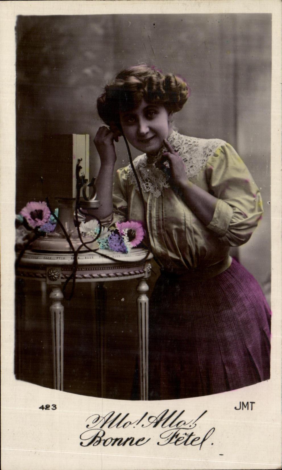 CPA Fantaisie Femme Telephone 