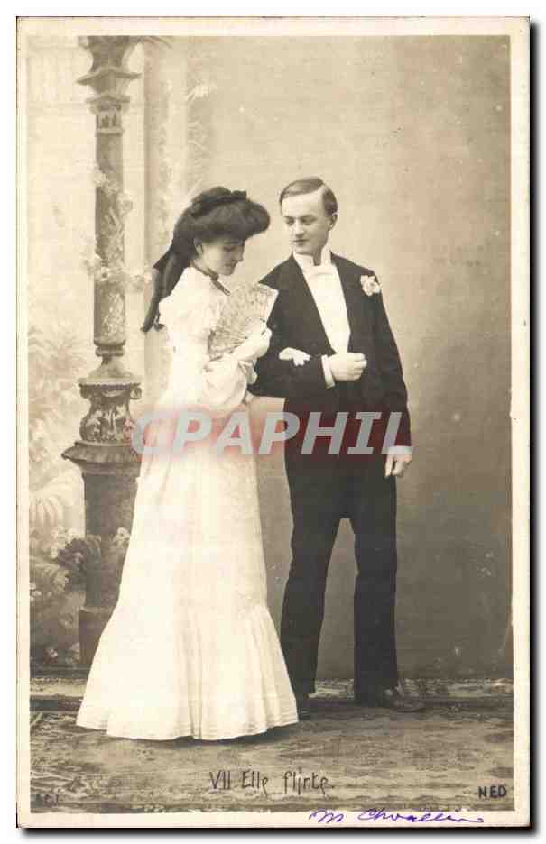 CPA Fantaisie Femme Eventail