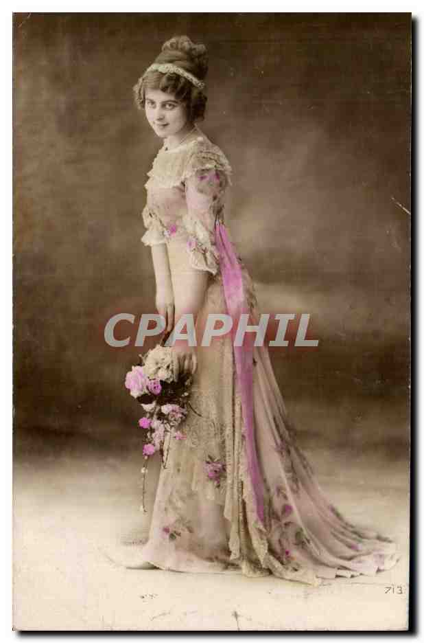 Junge Frau in einem Ballkleid — Verlag CPAPHIL, Nr. 713