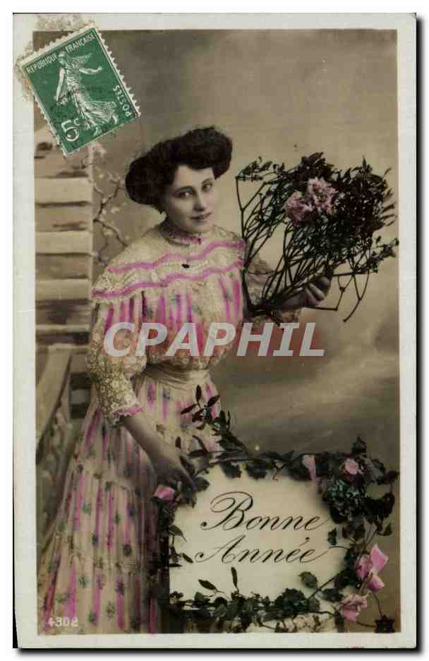 Femme en robe à rayures tenant un bouquet — Bonne Année — éditeur anonyme, n° 4302