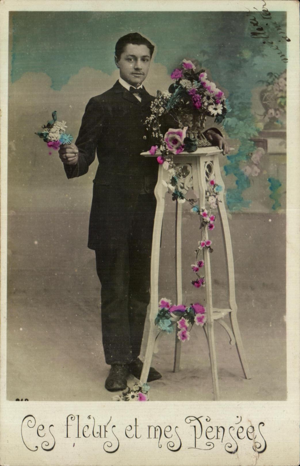 CPA Fantaisie Homme Fleurs 