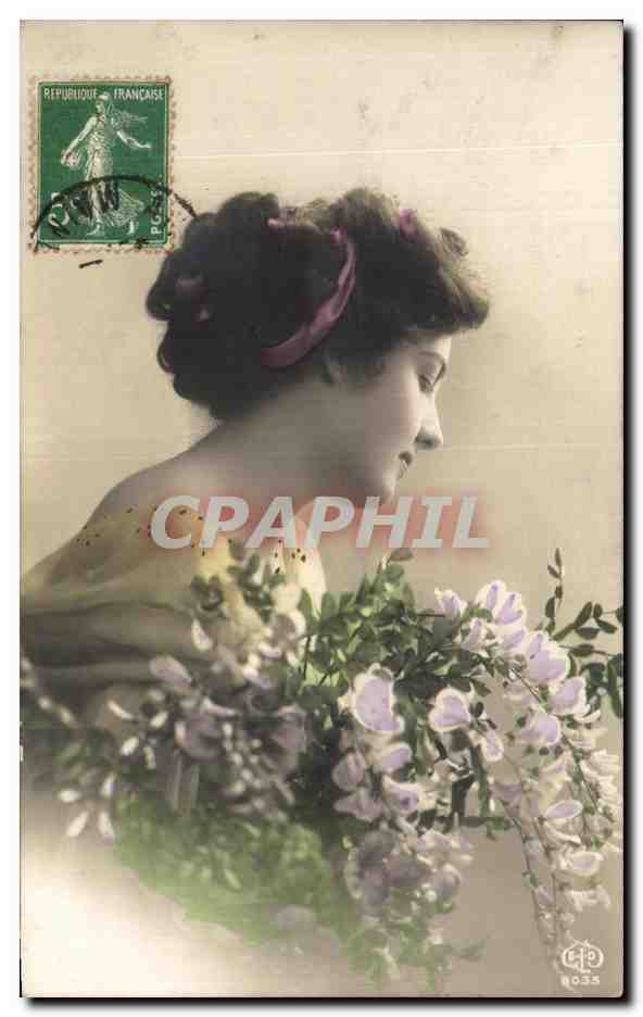 Jeune femme en buste — avec bouquet de fleurs — éditeur C. Ross n°33
