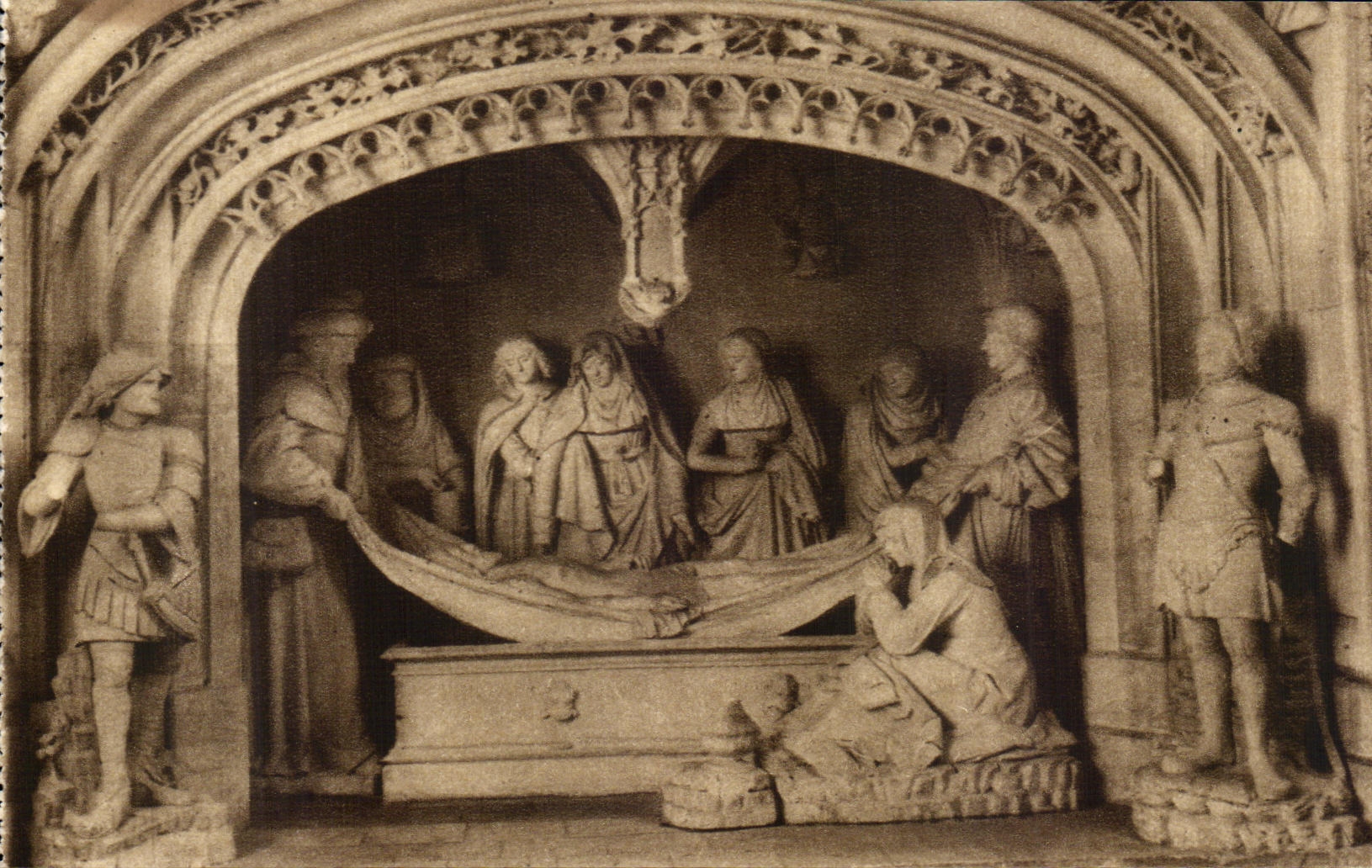 CPA Les Saints De Solesmes Le Tombeau Du Christ