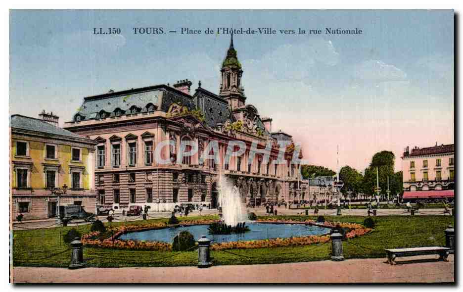 CPA Tours Place de L'Hotel de Ville vers la Rue Nationale