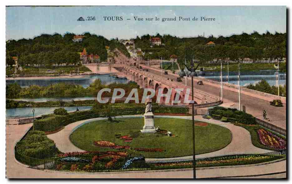 CPA Tours Vue sur le grand Pont de pierre