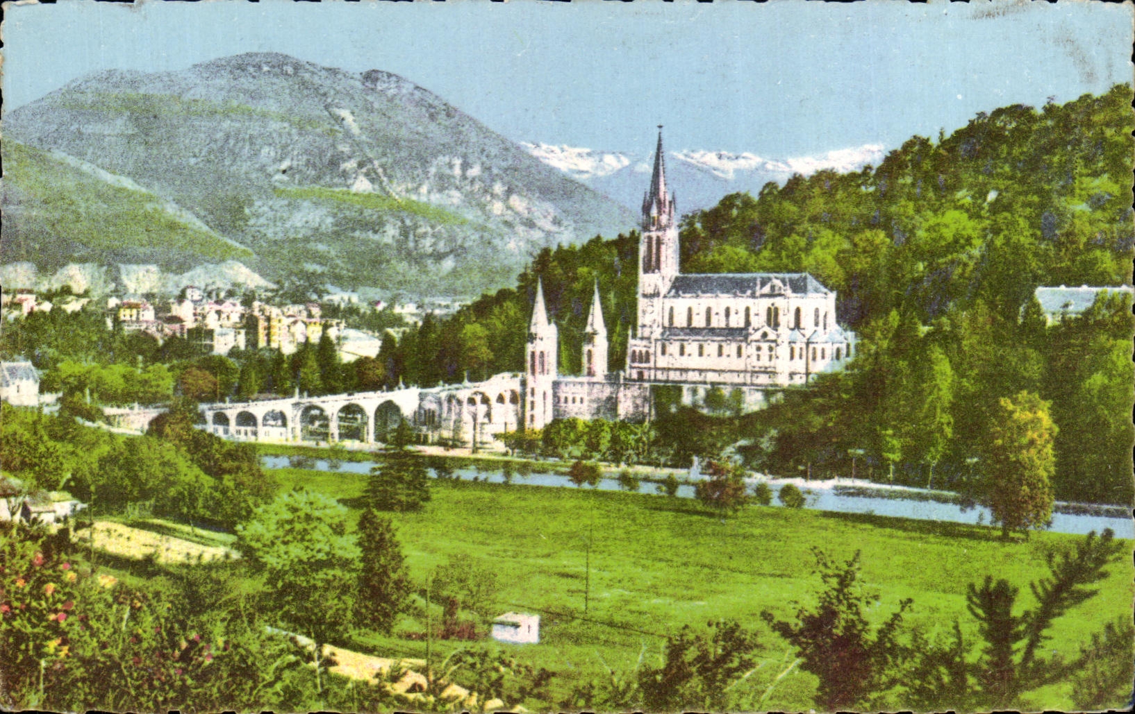 CPA Lourdes La Basilique Le Pic du Jer