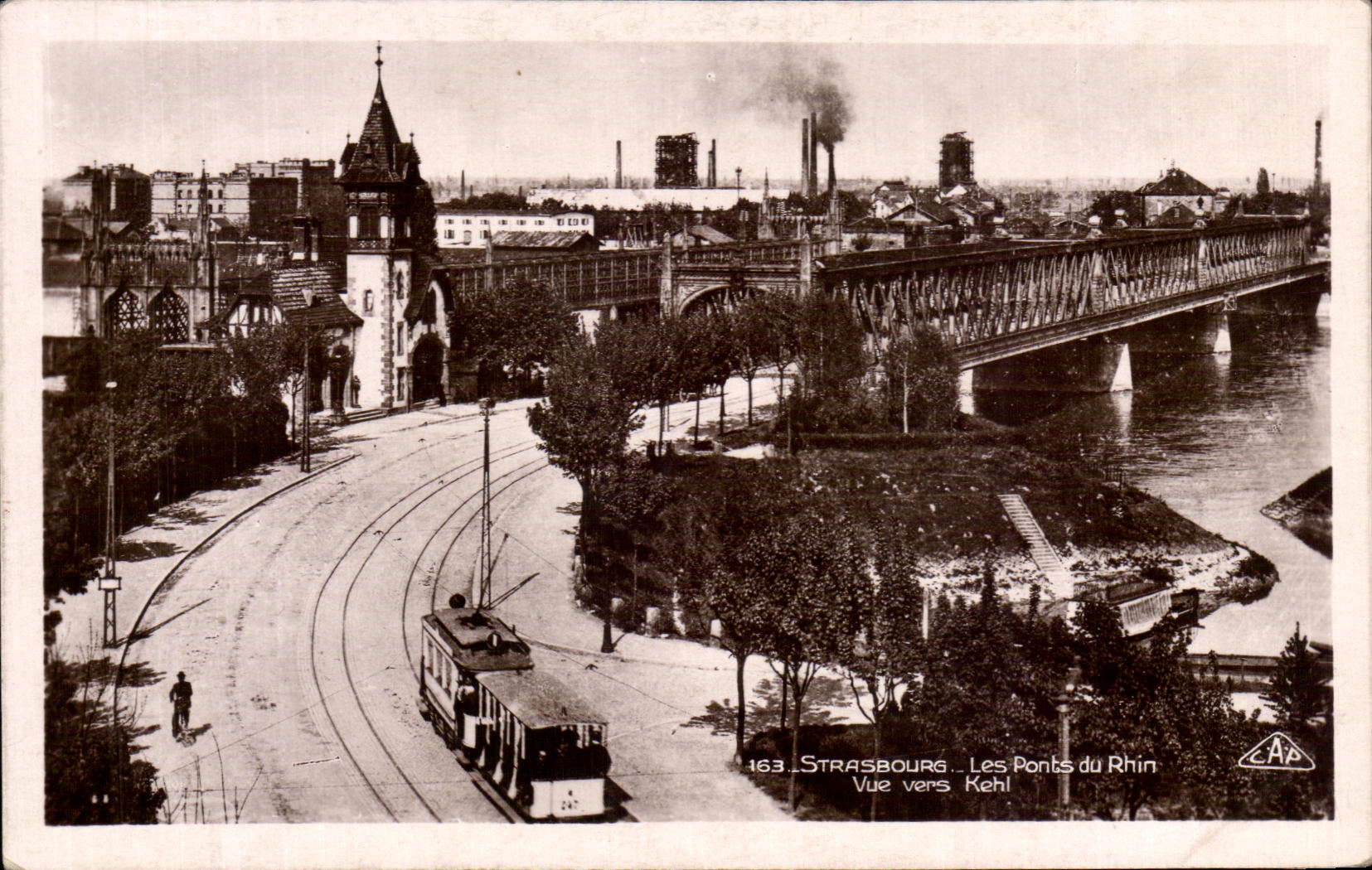 CPA Strasbourg Les Ponts du Rhin vue vers Kehl