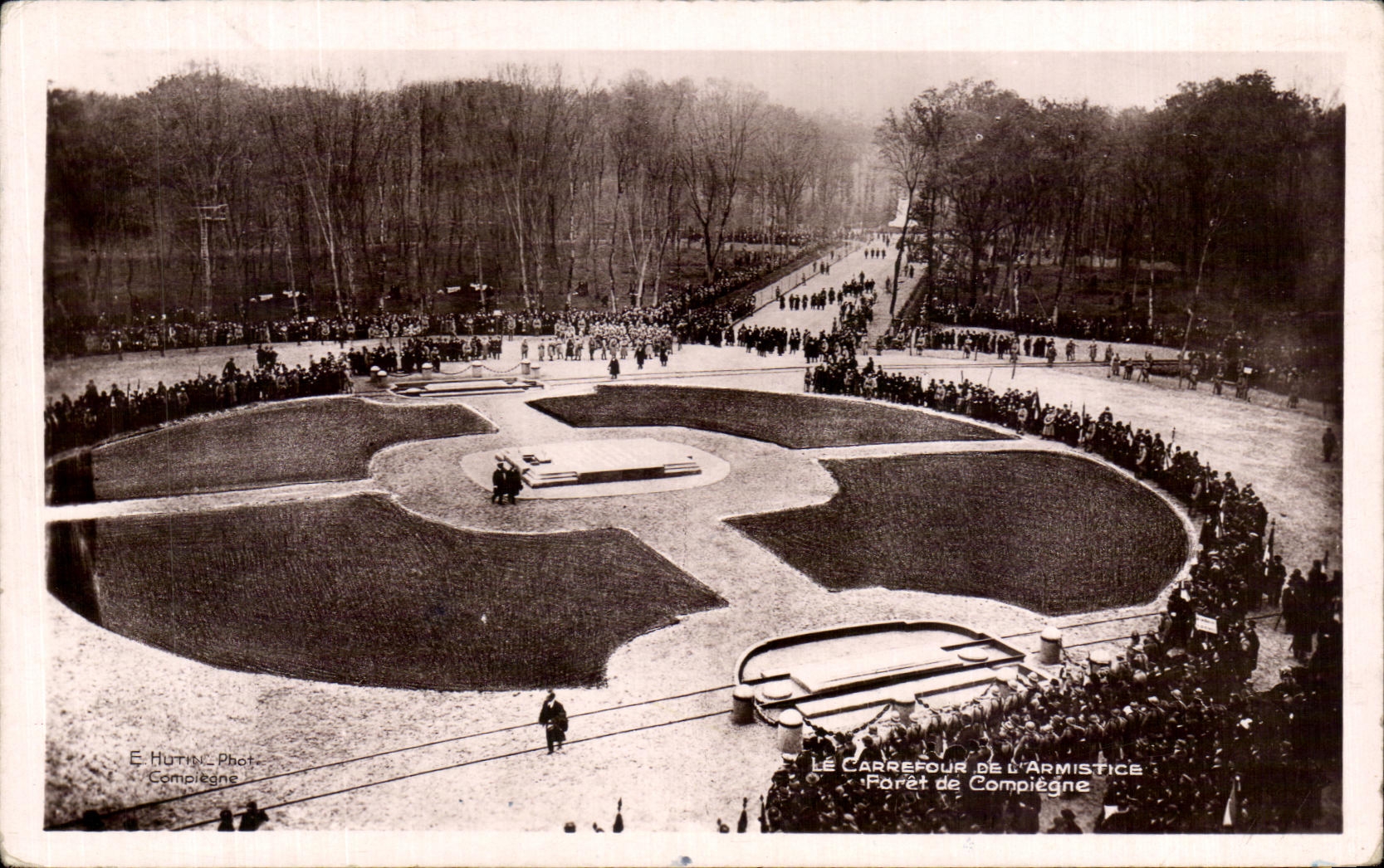 CPA Carrefour De L'Armistice Foret De Compiegne Militaria