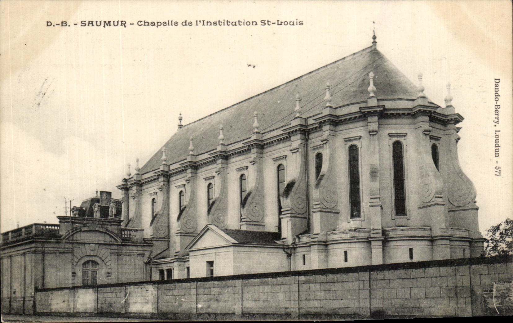 CPA Saumur Chapelle de I'Institution St Louis
