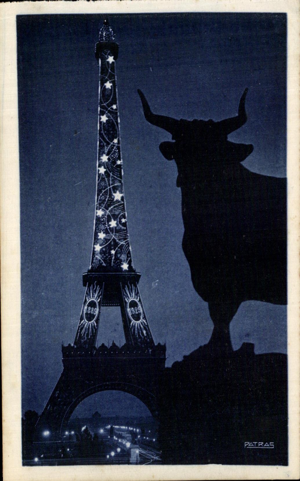CPA Paris La Nuit Decoration Lumineuse De La Tour Eiffel Taureau