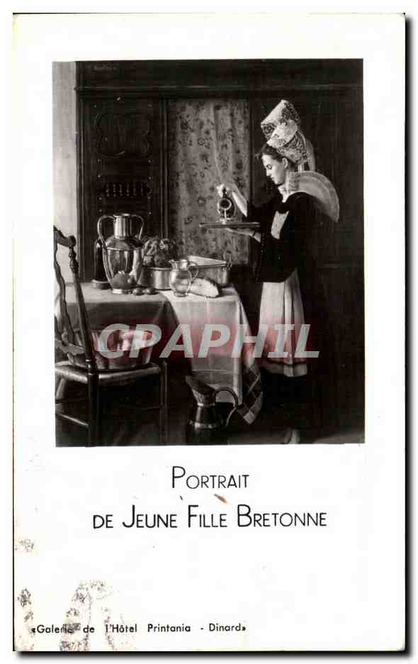 CPSM Portrait De Jeune Fille Bretonne Galerie De L'Hotel Printania Dinard