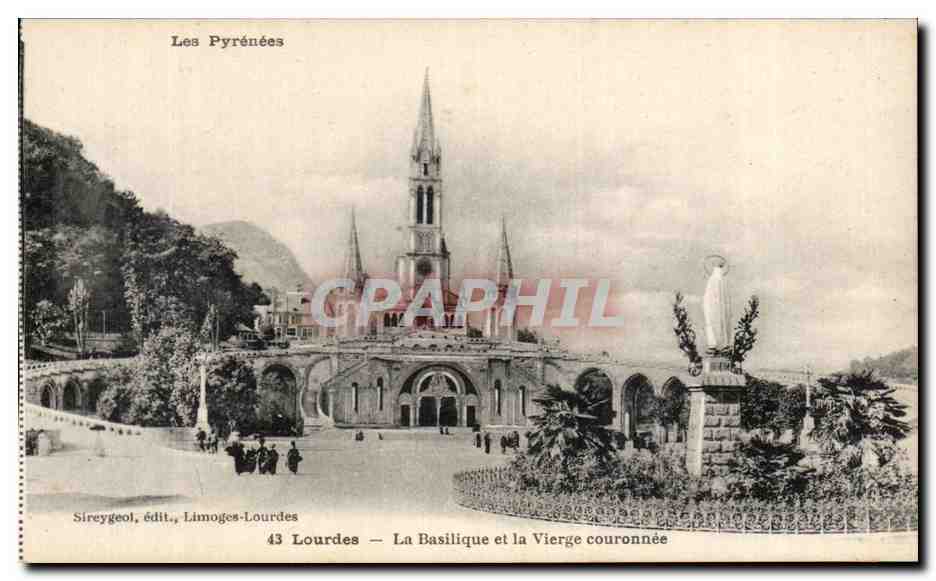 CPA Lourdes La Basilique Et La Vierge Couronnee