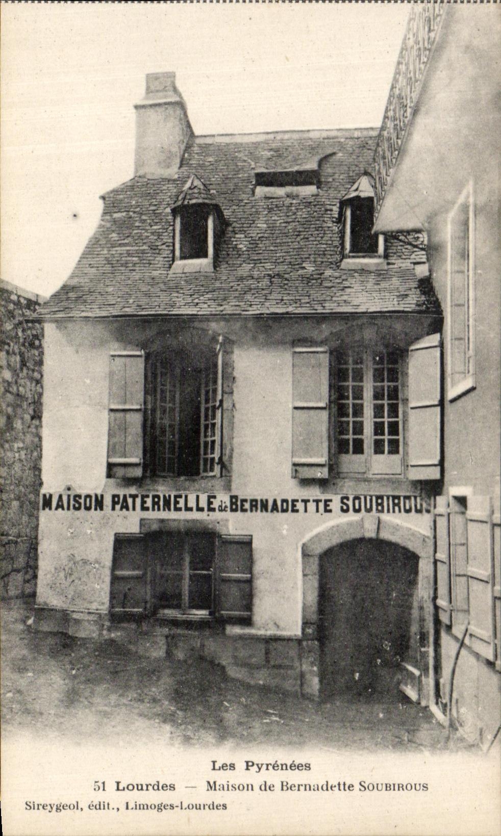 CPA Les Pyrenees Lourdes Maison De Bernadette Soubirous 