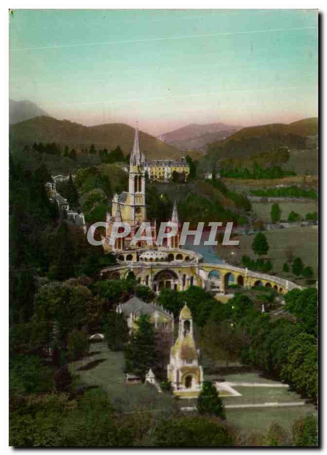 CPSM Lourdes La Basilique Et La Gave Monument Interallie