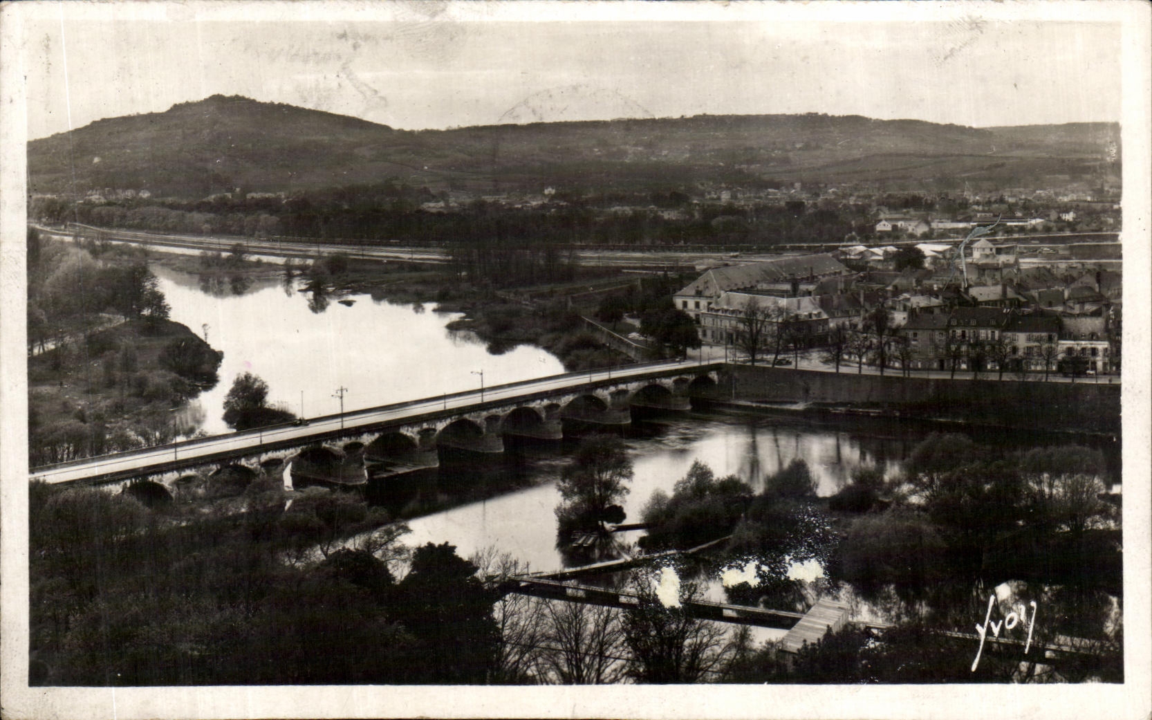 La Moselle, le Pont des Morts et le Mont St-Quentin — Les Éditions d'Art 'YVONN' Paris