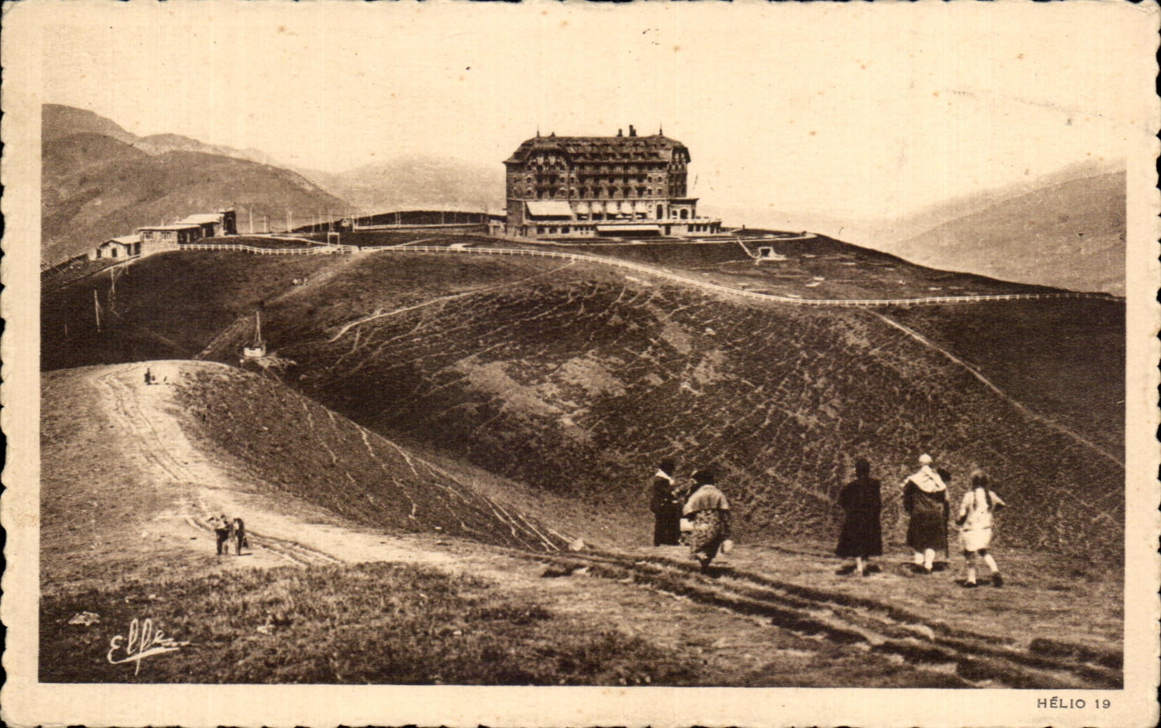 Le Grand Hotel à Luchon — Pyrénées-Orientales — éditeur Hélio, n°19