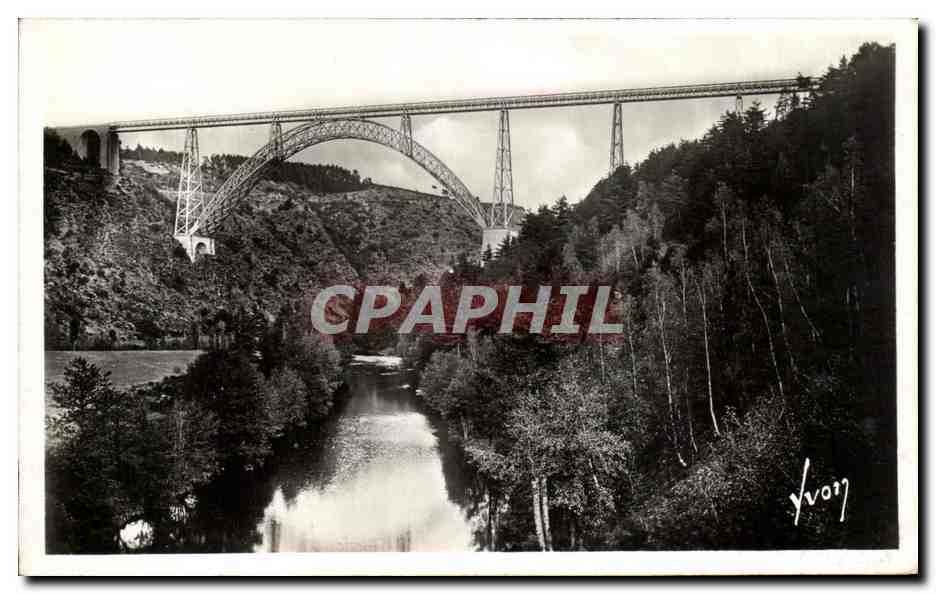 CPA Saint Flour La Vallee de la Truyere et le viaduc de Garabit
