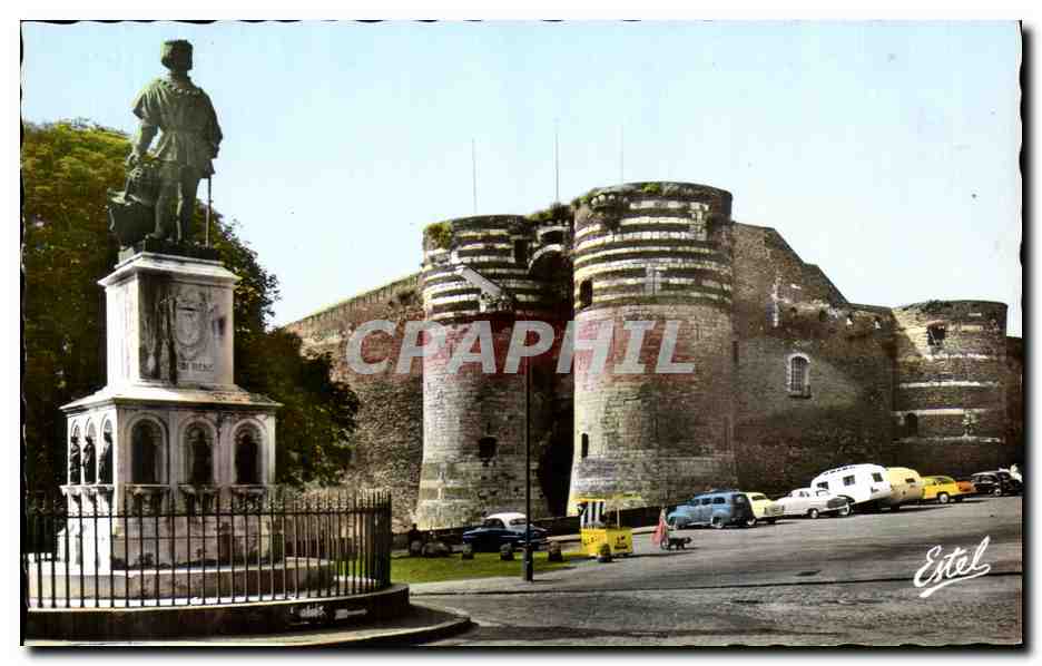 CPSM Angers le Chateau et la Statue du Roi Rene