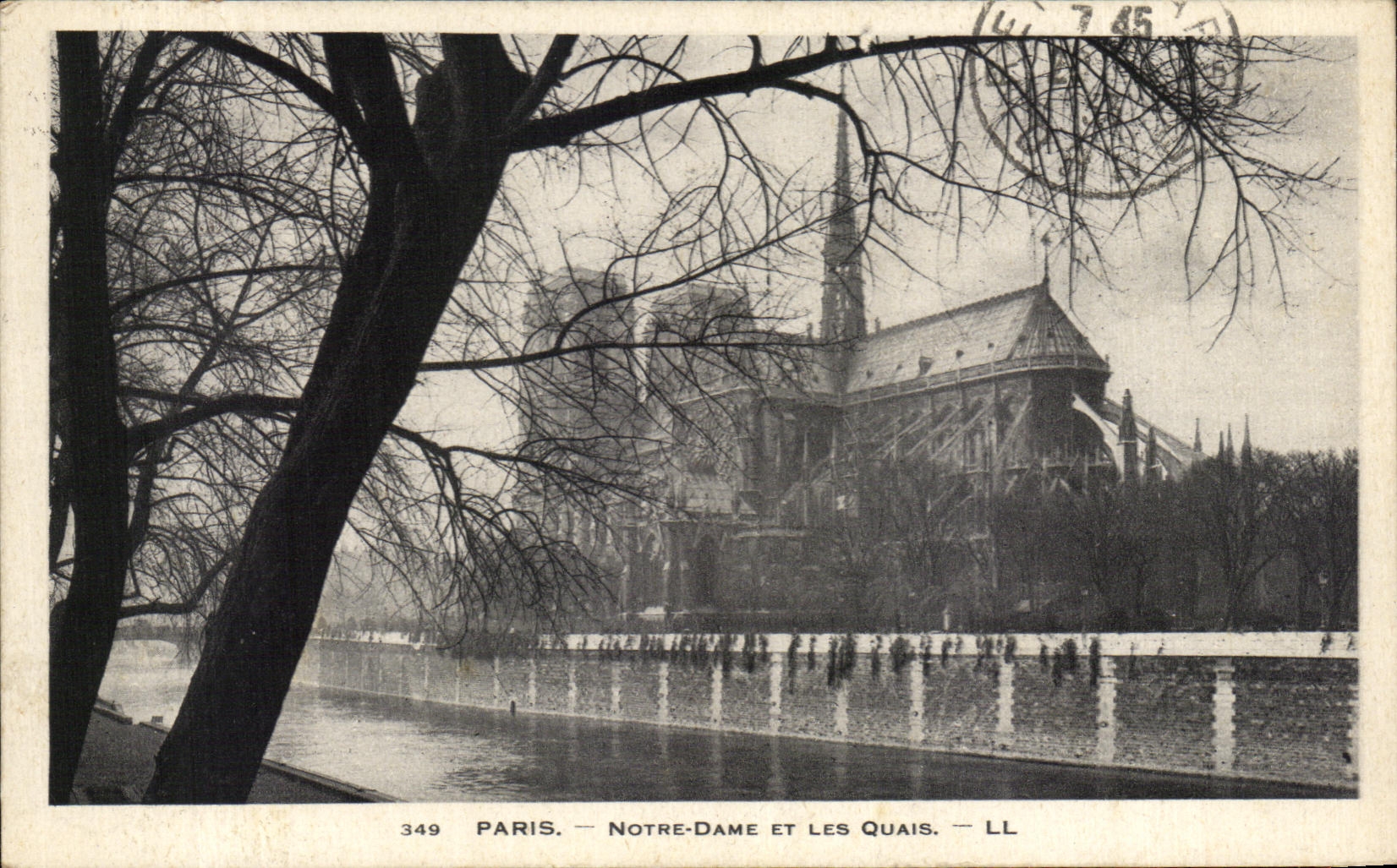CPA Paris Notre Dame Et les Quais