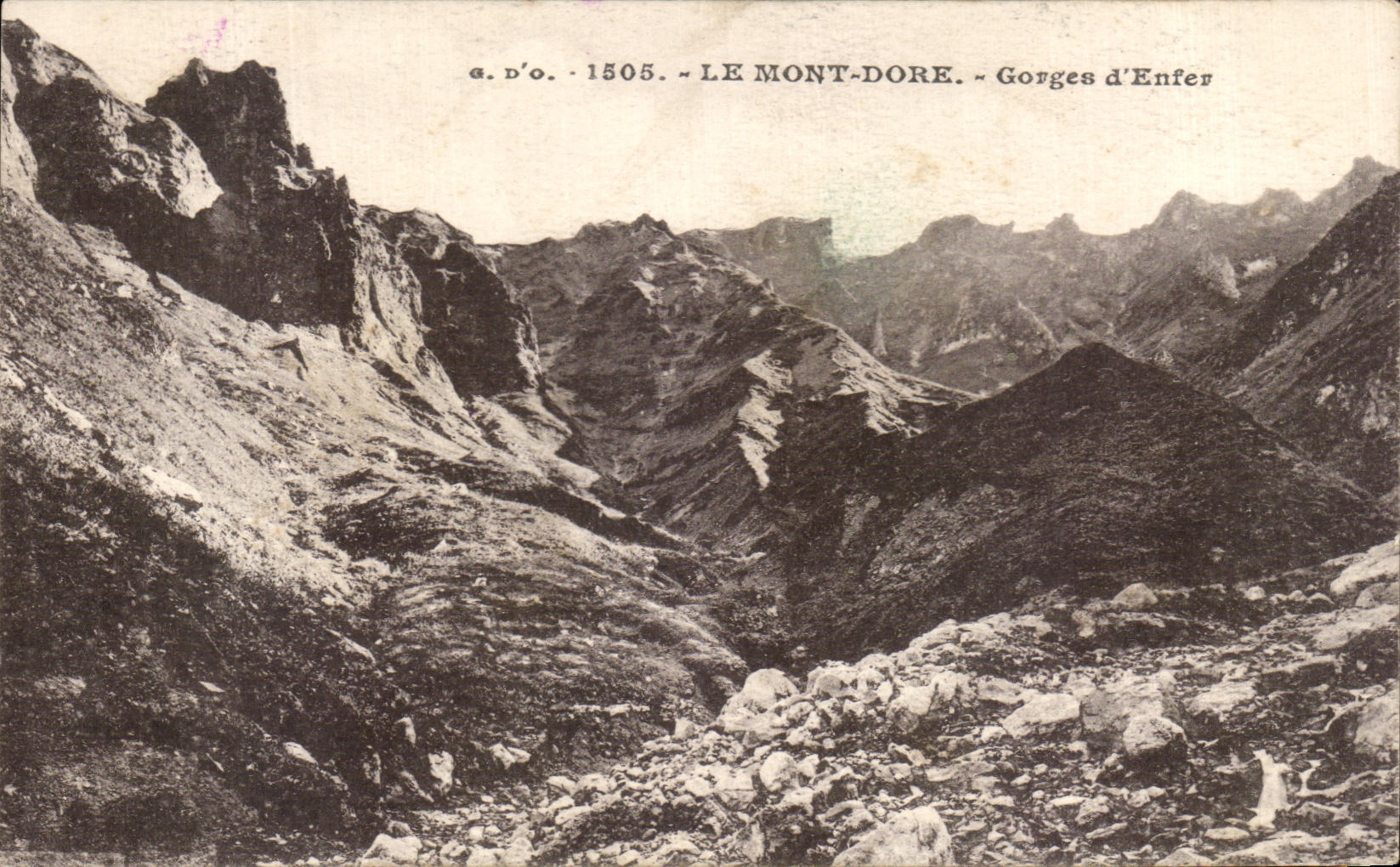 CPA Le Mont Dore Gorges D'Enfer