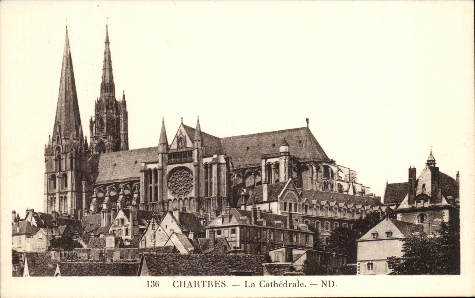 Chartres — La Cathédrale — ND.