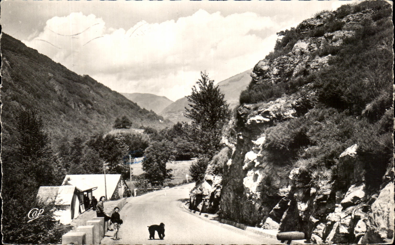 CPA Luchon Col du Portillon la Route Post Francais