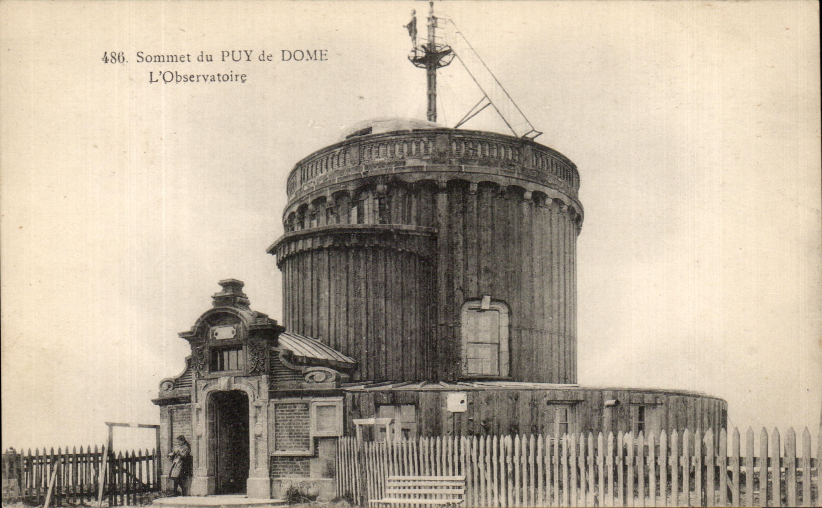 CPA Sommet Du Puy De Dome L'Observatoire