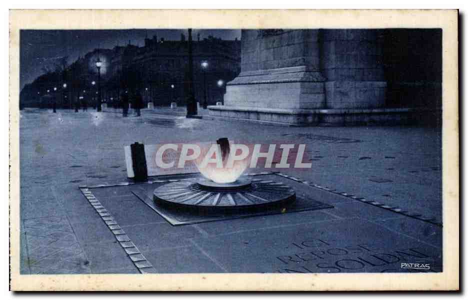 CPA Paris La Nuit La Tombe du Soldat Inconnu Militaria