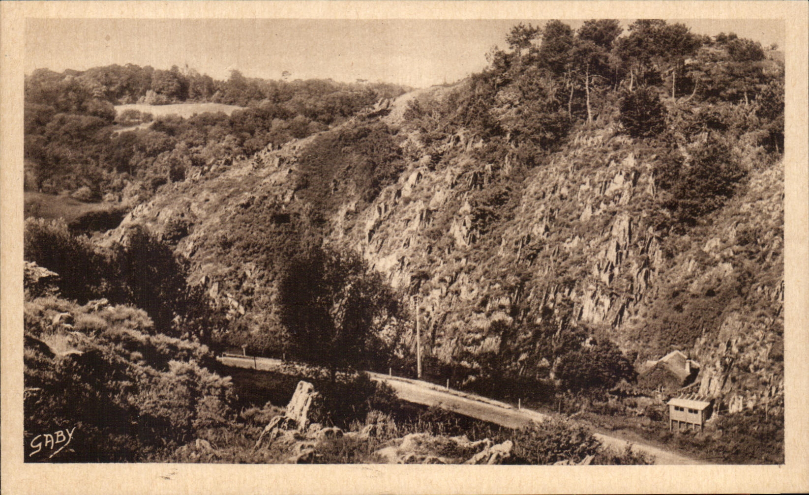 CPA Rochefort en Terre Route de Malestroit et la Vallee du Gueuzon