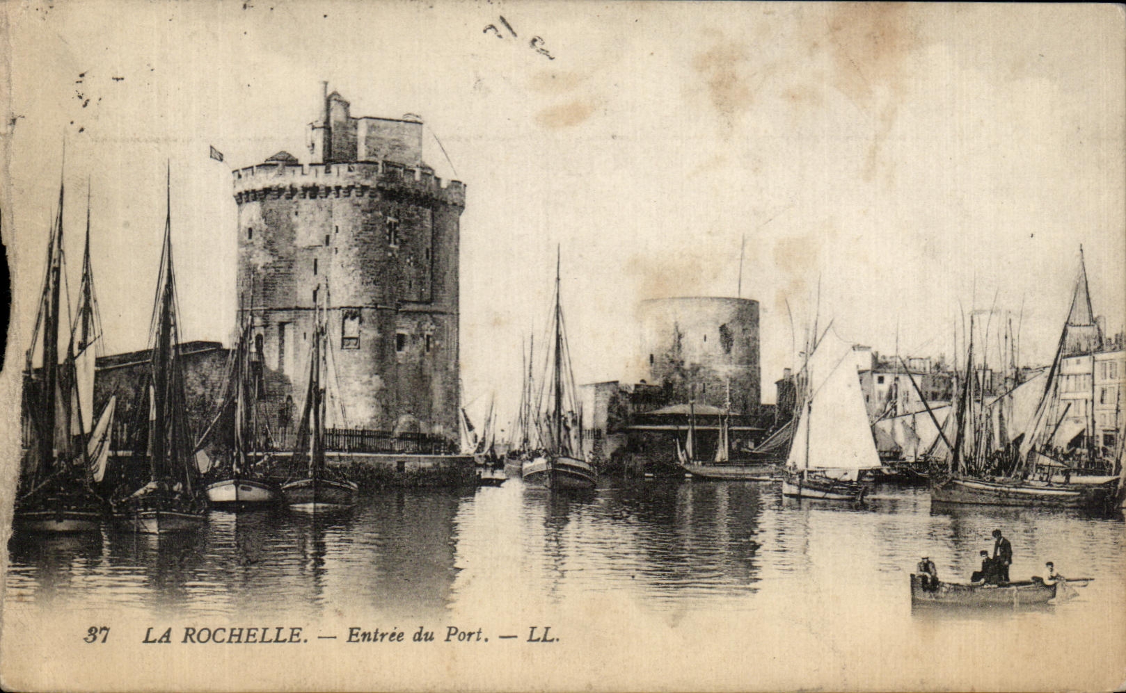 La Rochelle — Entrée du Port — LL. — N° 37