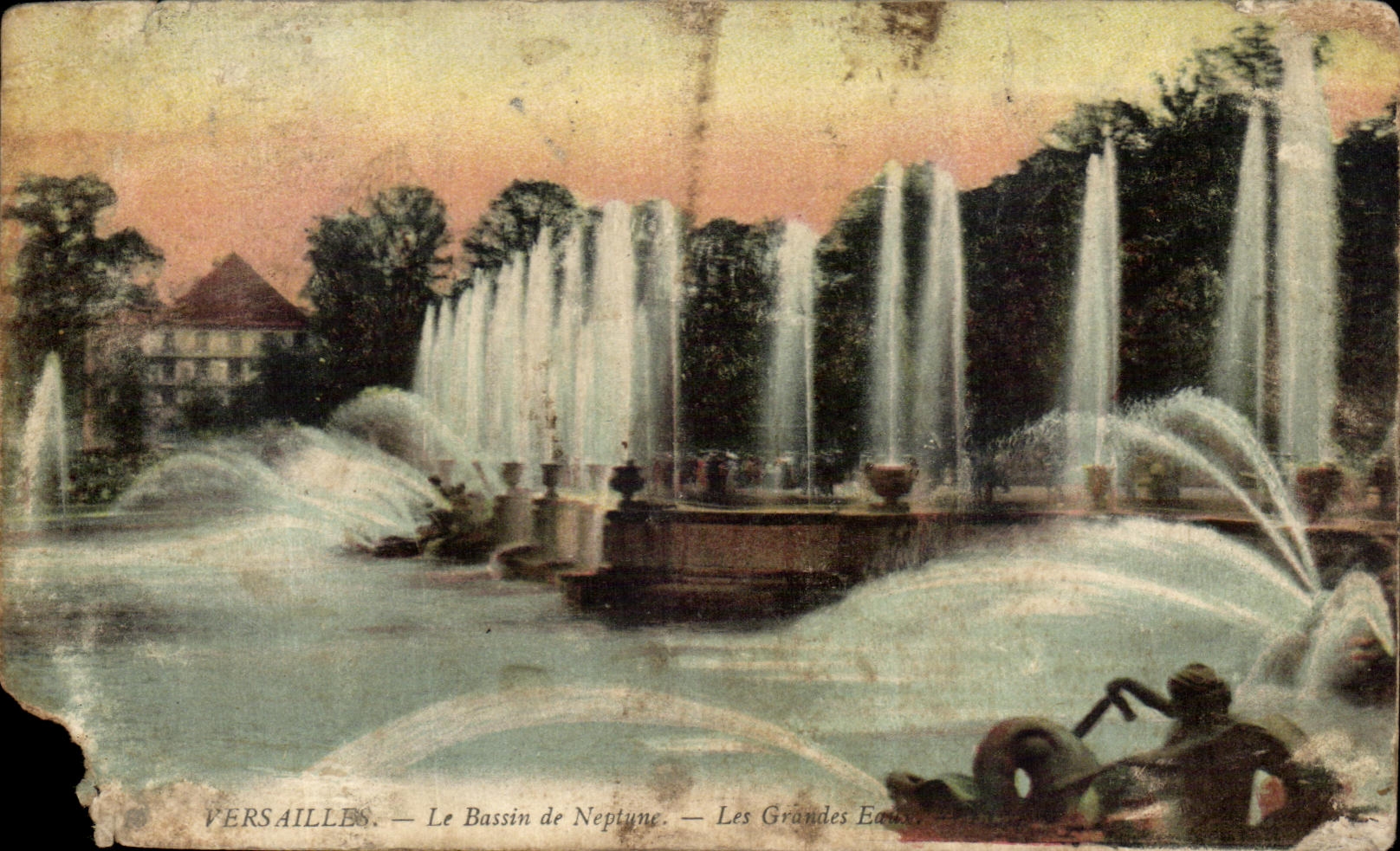 CPA Versailles Le bassin de Neptune Les Grandes eaux