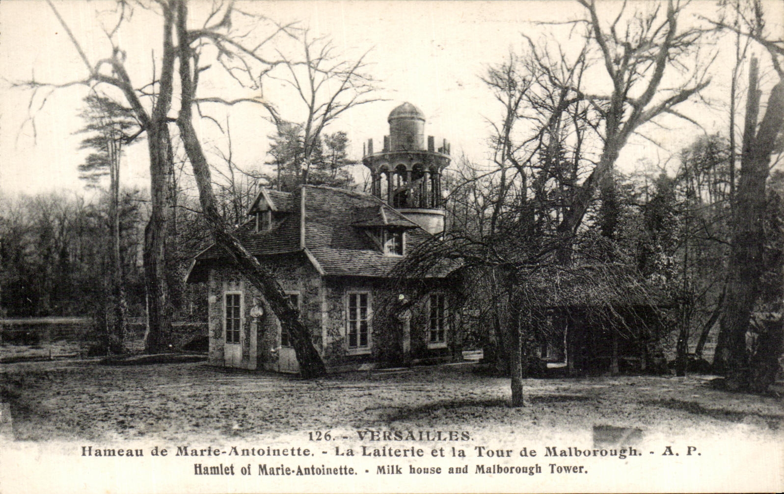 CPA Versailles Hameau de Marie Antoinette La Laiterie et la Tour de Malbourgh 