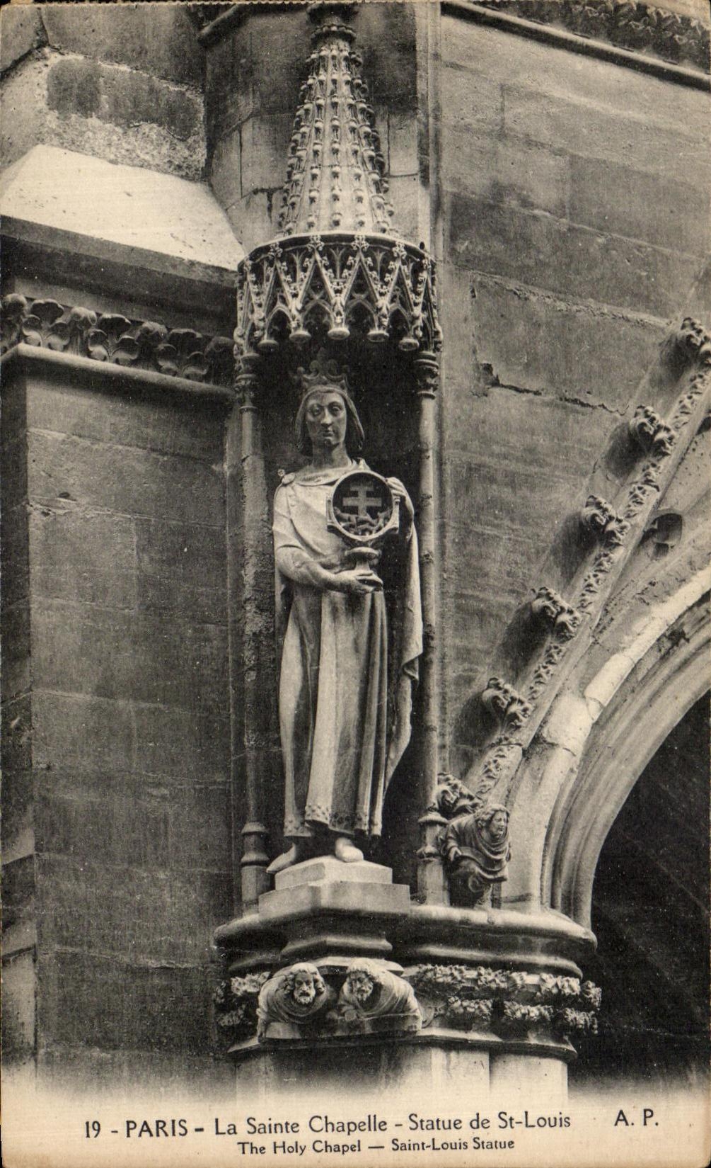 CPA Paris La sainte Chapelle Statue de St louis 