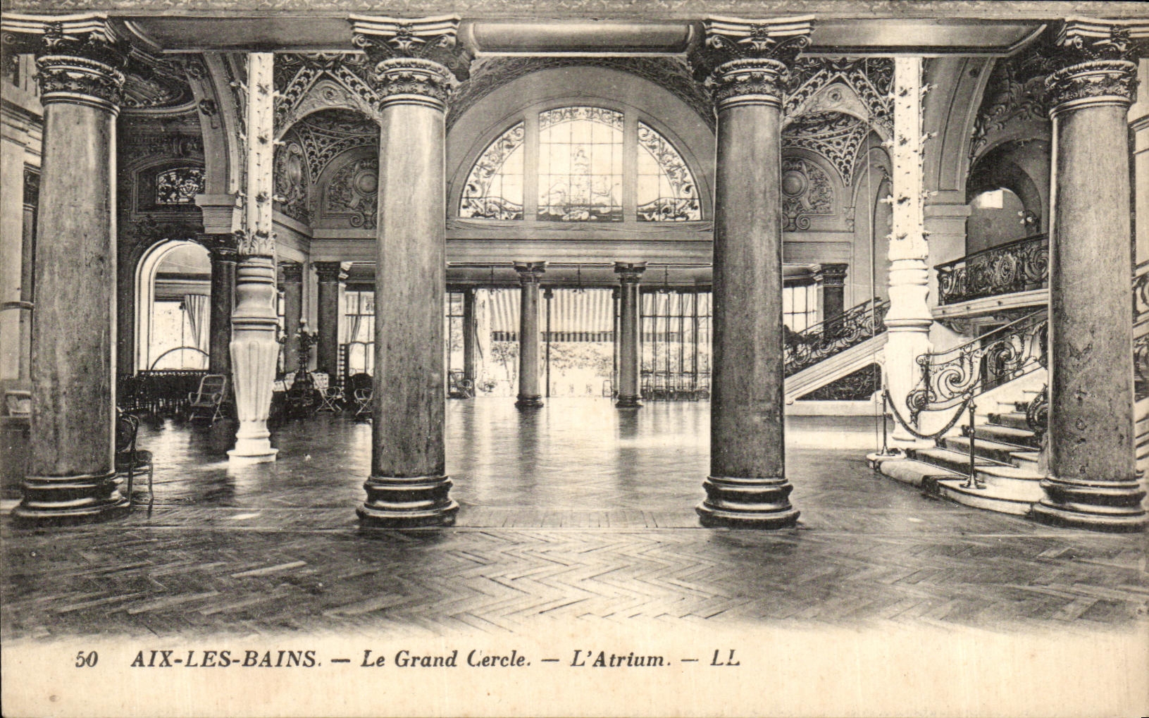 CPA Aix Les Bains Le Grand Cercle L'atrium