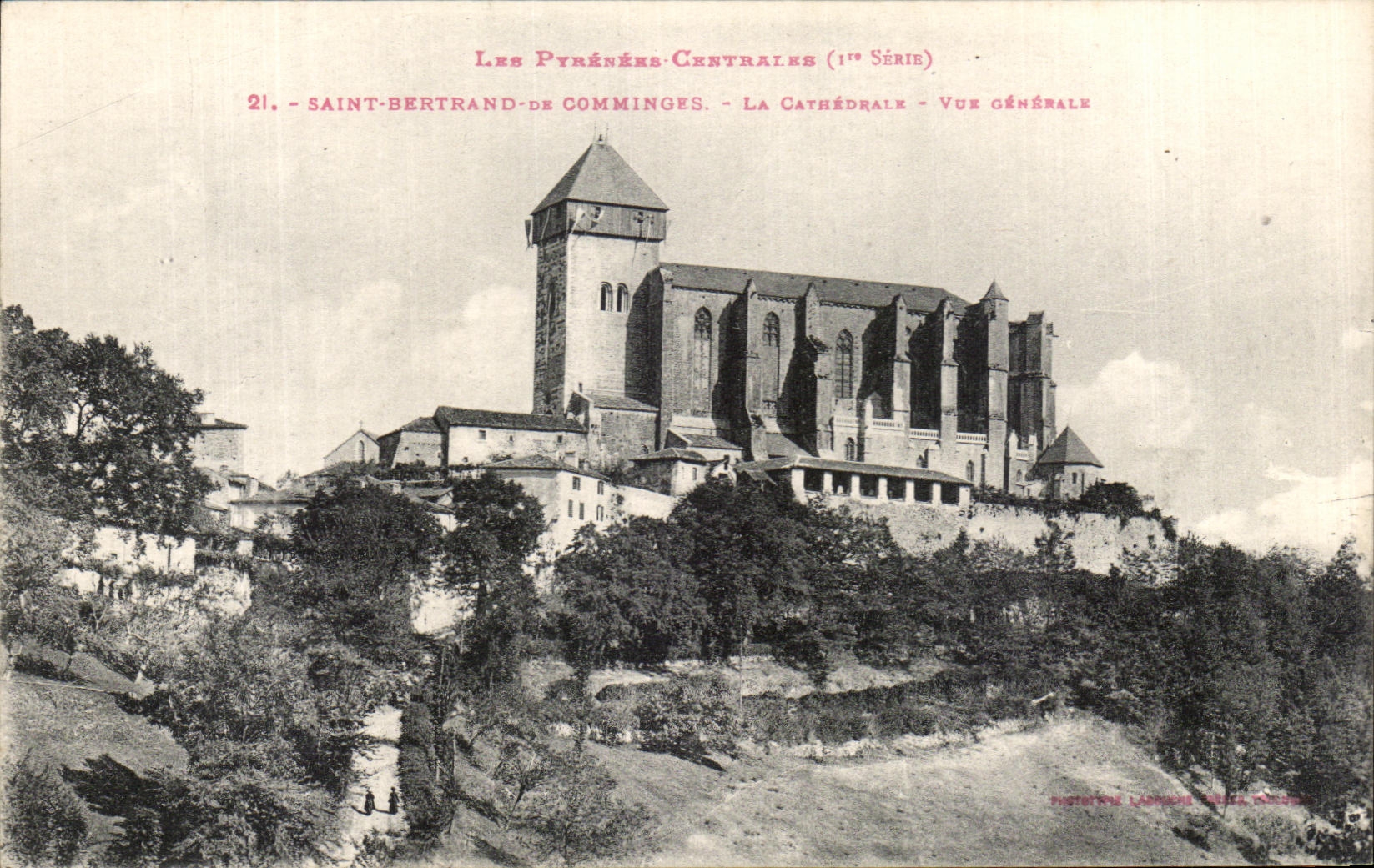 CPA Saint Bertrand De Comminges La cathedrale Vue generale