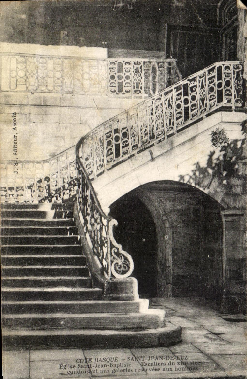 Côte Basque — Saint-Jean-de-Luz — Église Saint-Jean-Baptiste — Escaliers du xixe siècle conduisant aux galeries réservées aux hommes