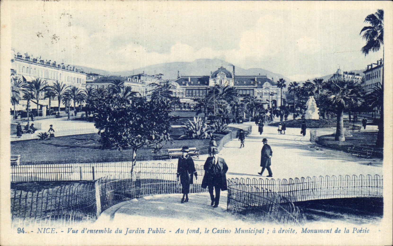 CPA Nice Vue d'ensemble du Jardin Public Au Fond le casino municipal Monument de la poesie